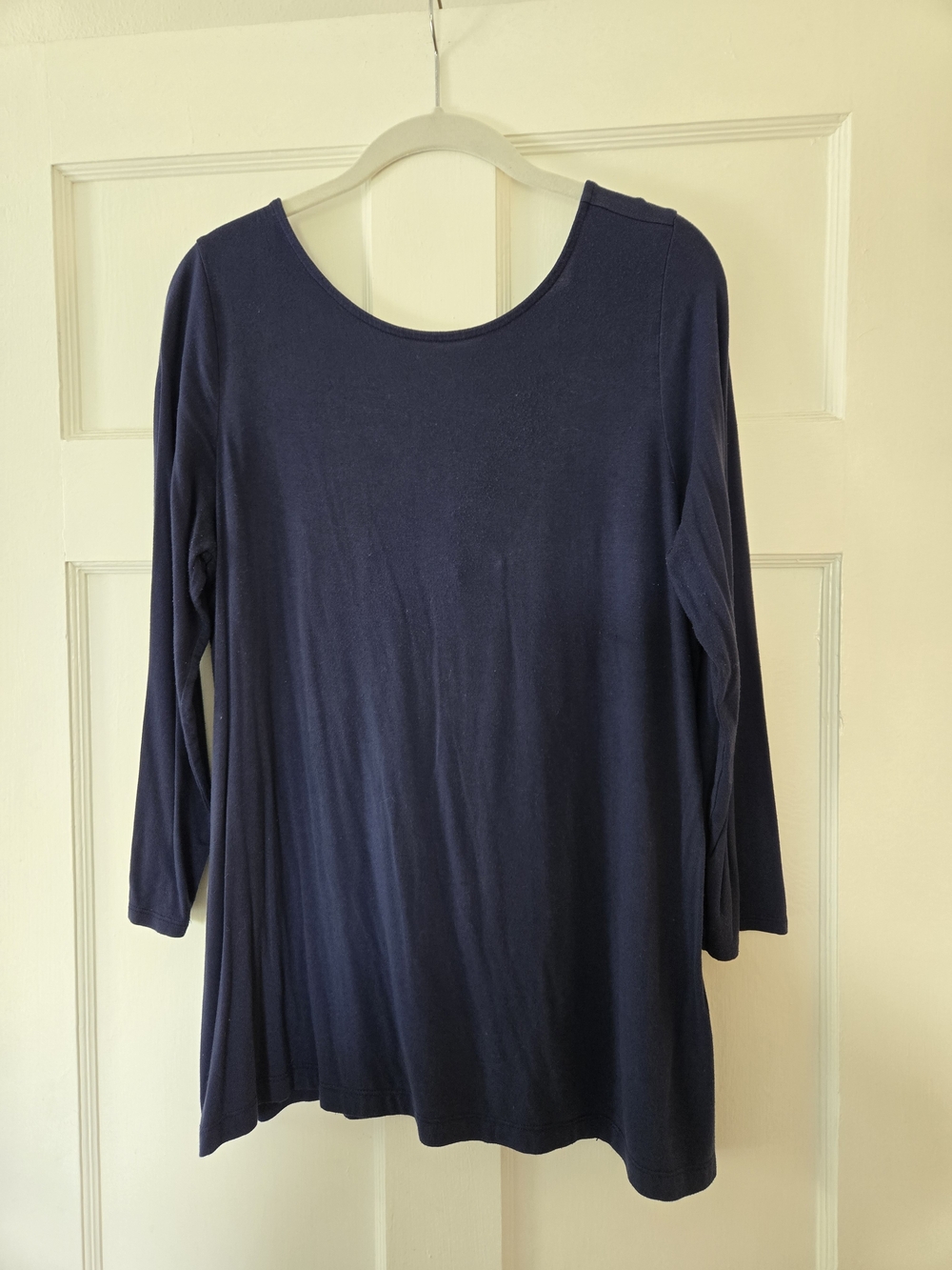 Lily Pulitzer Navy 3/4 Sleeve Scoop Neck Top W/ Cute Back Detail
